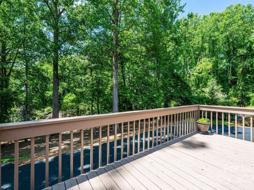 1602 Brentwood Drive, Newton, NC 28658.  MLS# CAR4256060, YatesRealty ID 12595. 