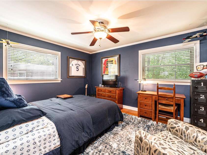 1602 Brentwood Drive, Newton, NC 28658.  MLS# CAR4256060, YatesRealty ID 12595. 