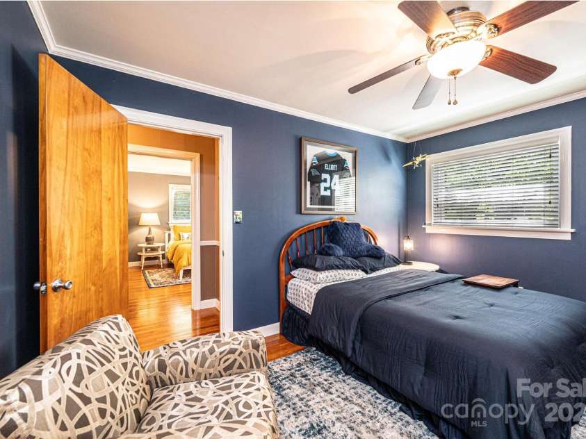 1602 Brentwood Drive, Newton, NC 28658.  MLS# CAR4256060, YatesRealty ID 12595. 