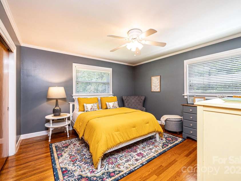 1602 Brentwood Drive, Newton, NC 28658.  MLS# CAR4256060, YatesRealty ID 12595. 