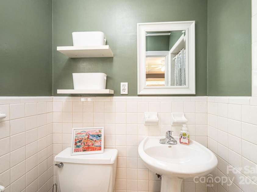 1602 Brentwood Drive, Newton, NC 28658.  MLS# CAR4256060, YatesRealty ID 12595. 