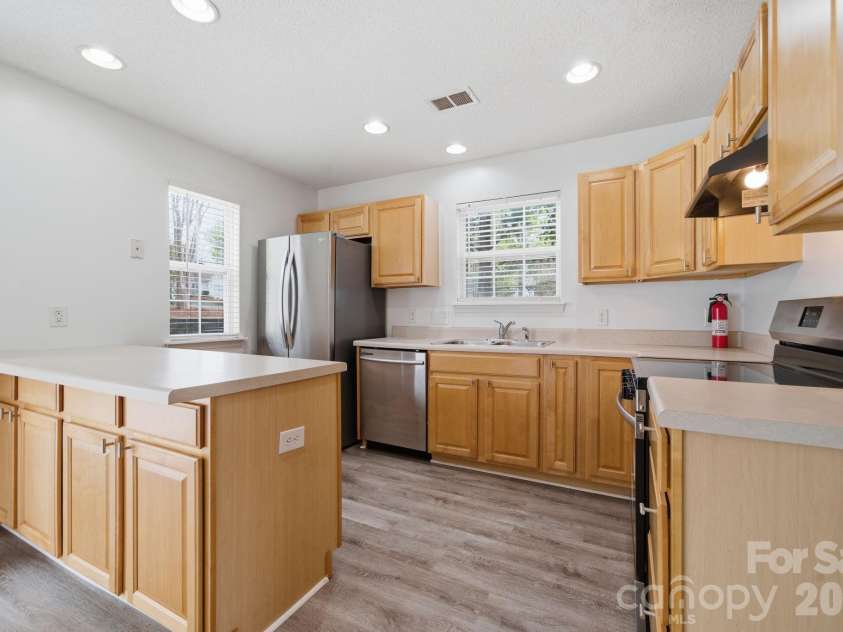 2906 Caldwell Ridge Parkway, Charlotte, NC 28213.  MLS# CAR4360466, YatesRealty ID 12595. 