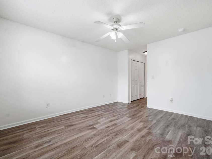 2906 Caldwell Ridge Parkway, Charlotte, NC 28213.  MLS# CAR4360466, YatesRealty ID 12595. 