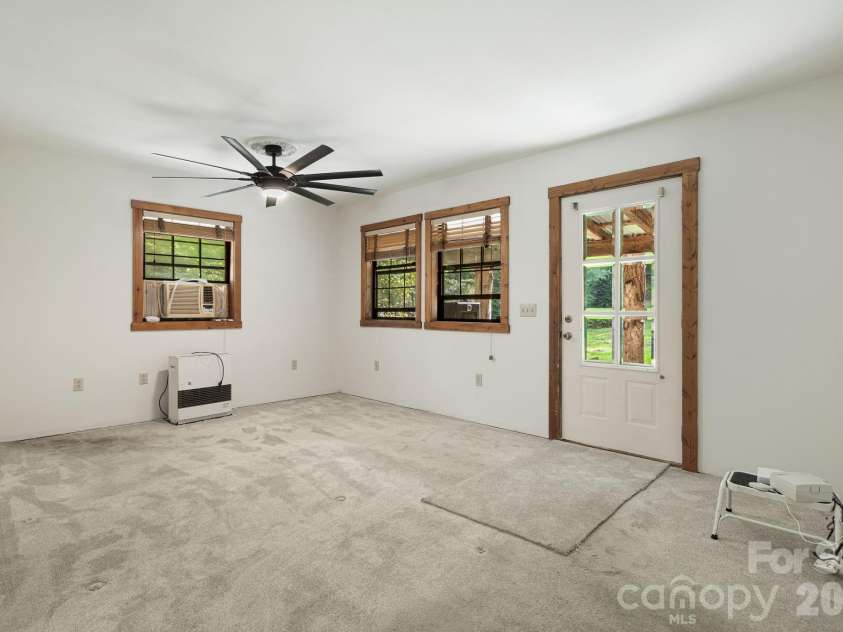 206 Willow Lane, Rosman, NC 28772.  MLS# CAR4290830, YatesRealty ID 12596. Living Room