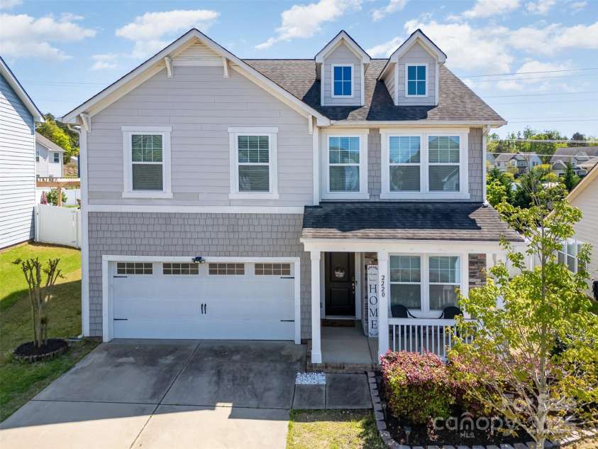 2220 Atwell Glen Lane, Pineville, NC 28134.  MLS# CAR4244833, YatesRealty ID 12596. 