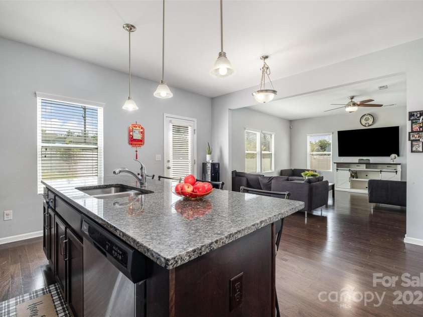 2220 Atwell Glen Lane, Pineville, NC 28134.  MLS# CAR4244833, YatesRealty ID 12596. 