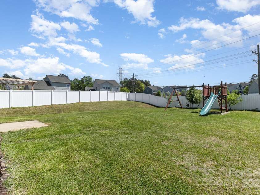 2220 Atwell Glen Lane, Pineville, NC 28134.  MLS# CAR4244833, YatesRealty ID 12596. 