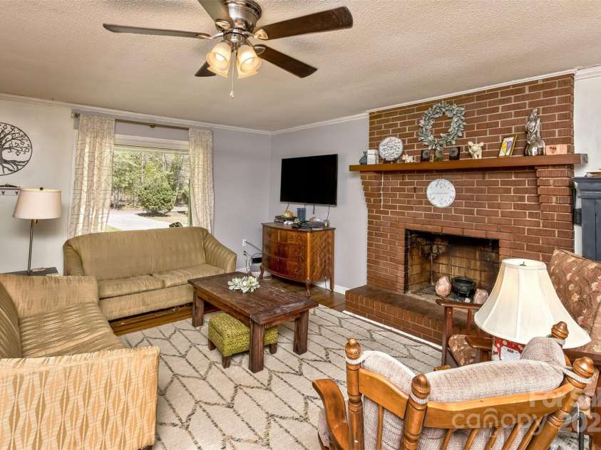 117 White Pine Lane, Morganton, NC 28655.  MLS# CAR4246633, YatesRealty ID 12597. Great for entertaining or relaxing.
