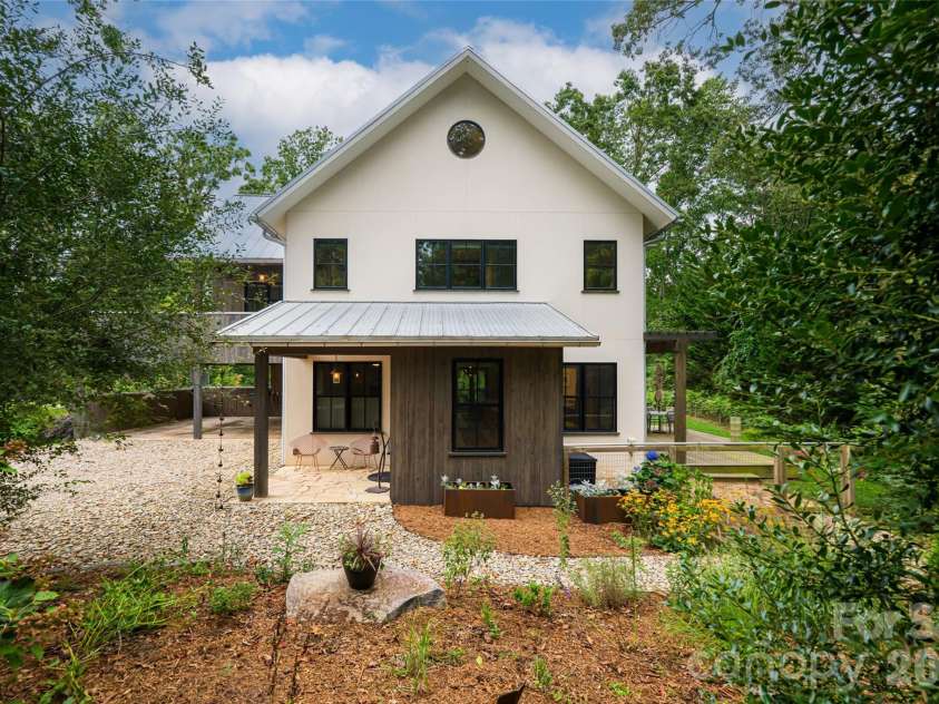 7 Bee Balm Way, Asheville, NC 28804.  MLS# CAR4290500, YatesRealty ID 12598. 