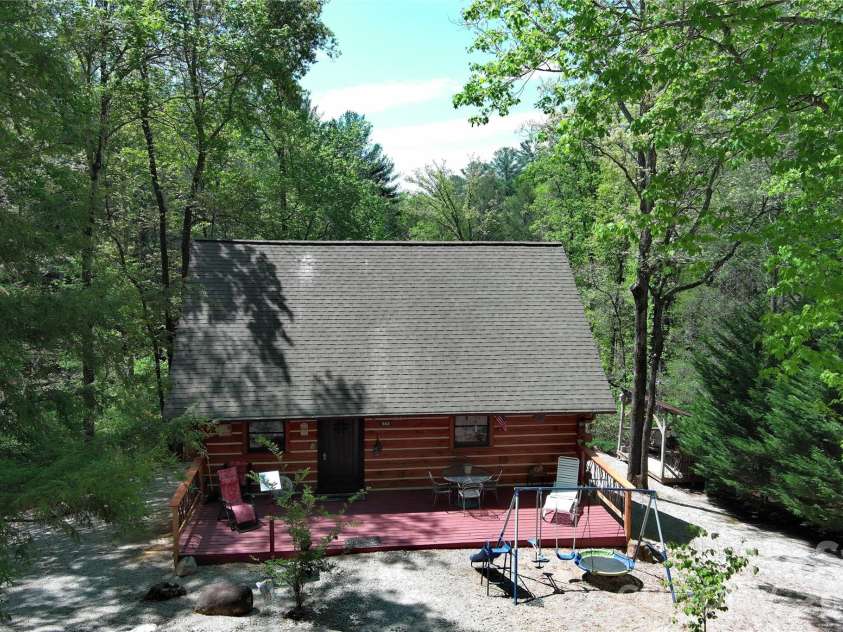 653 Lakeview Drive, Marion, NC 28752.  MLS# CAR4290647, YatesRealty ID 12599. 