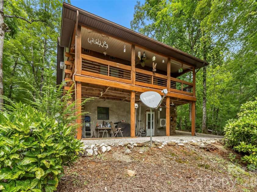 653 Lakeview Drive, Marion, NC 28752.  MLS# CAR4290647, YatesRealty ID 12599. 
