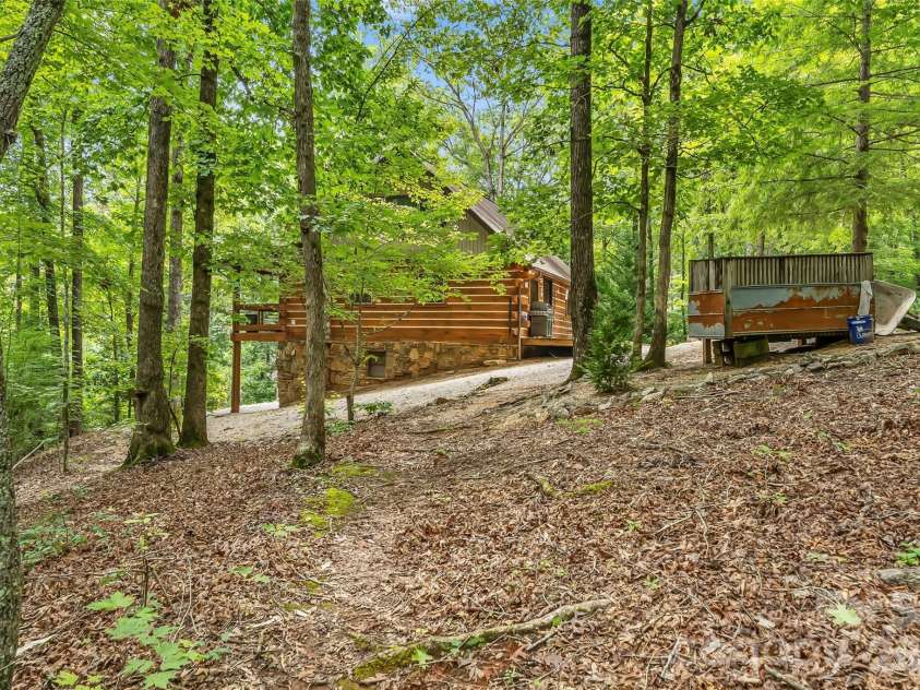 653 Lakeview Drive, Marion, NC 28752.  MLS# CAR4290647, YatesRealty ID 12599. 