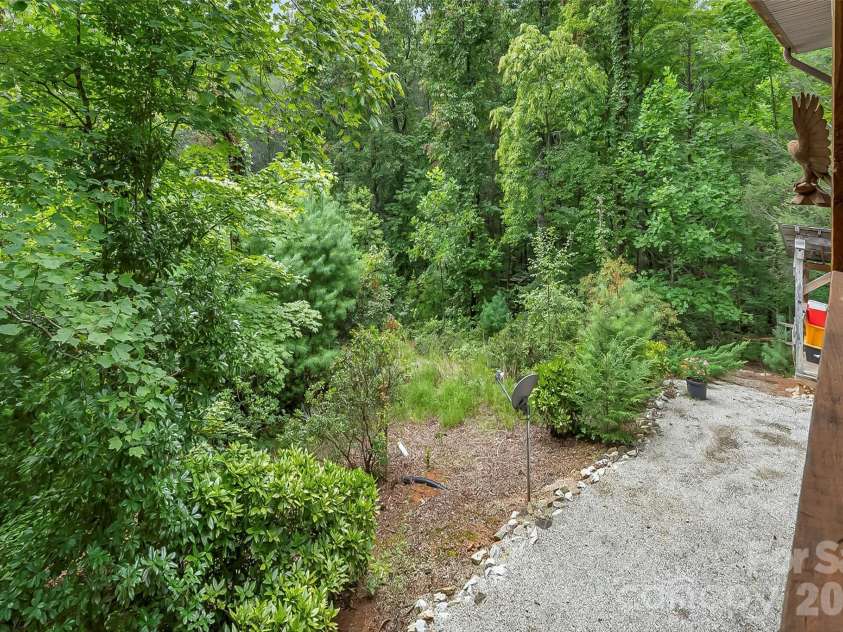 653 Lakeview Drive, Marion, NC 28752.  MLS# CAR4290647, YatesRealty ID 12599. 