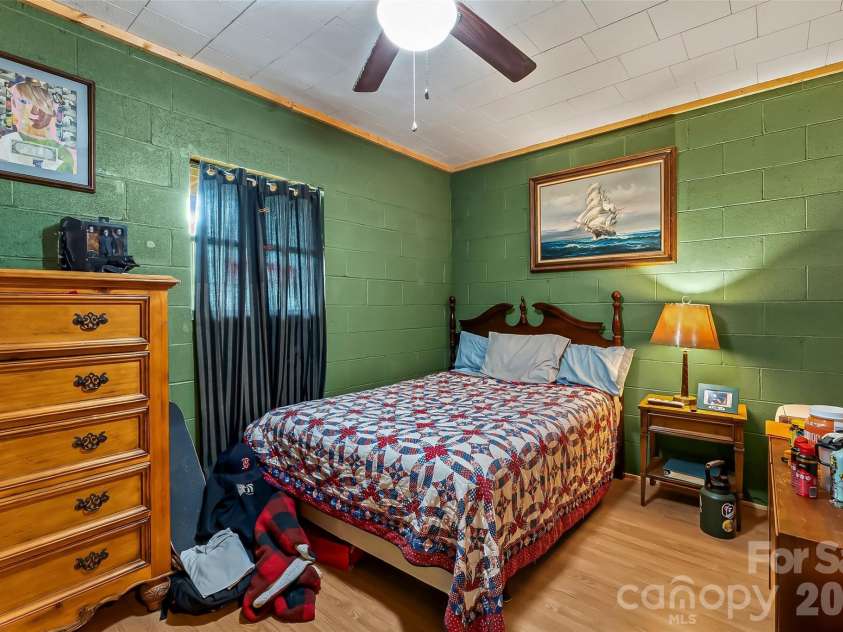 653 Lakeview Drive, Marion, NC 28752.  MLS# CAR4290647, YatesRealty ID 12599. Basement Bedroom