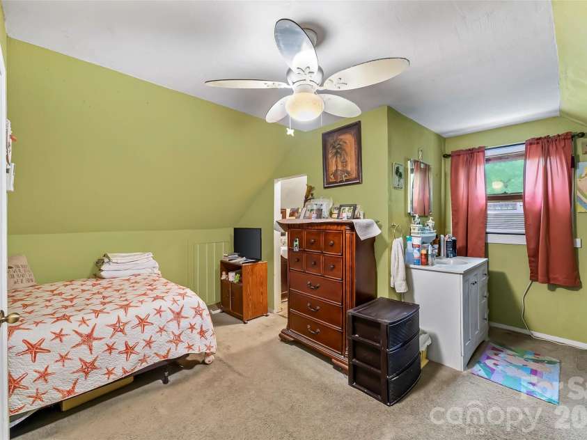 653 Lakeview Drive, Marion, NC 28752.  MLS# CAR4290647, YatesRealty ID 12599. Upstairs bedroom 2