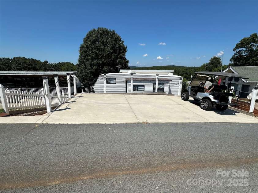 104 Robin Lane, New London, NC 28127.  MLS# CAR4284613, YatesRealty ID 126. 