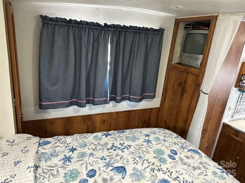 104 Robin Lane, New London, NC 28127.  MLS# CAR4284613, YatesRealty ID 126. 