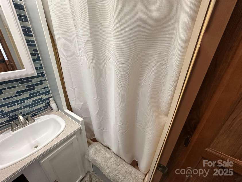 104 Robin Lane, New London, NC 28127.  MLS# CAR4284613, YatesRealty ID 126. 