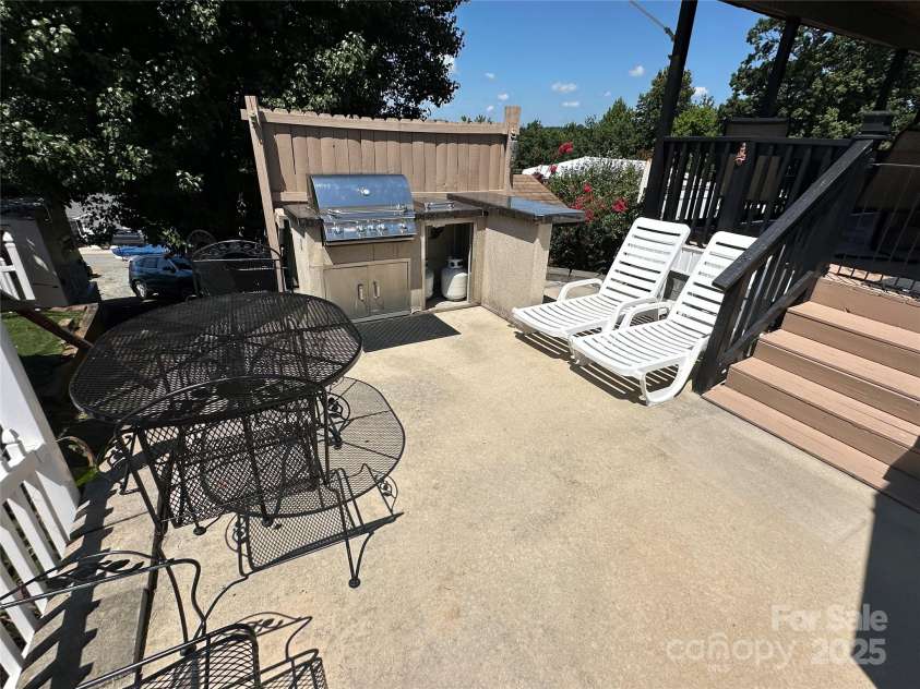 104 Robin Lane, New London, NC 28127.  MLS# CAR4284613, YatesRealty ID 126. 