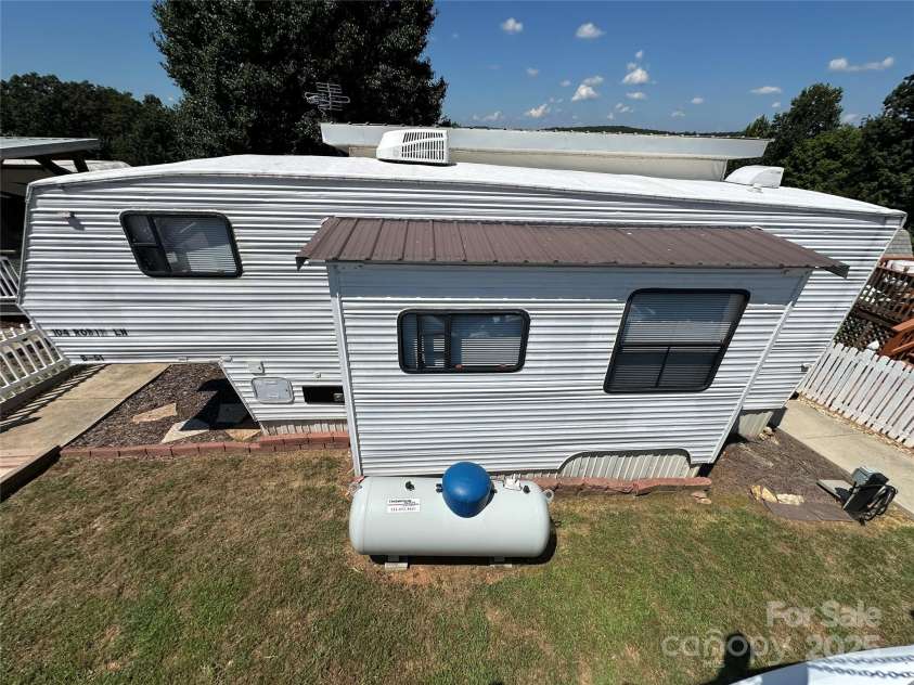 104 Robin Lane, New London, NC 28127.  MLS# CAR4284613, YatesRealty ID 126. 