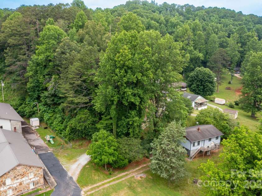 57 Gribble Road, Franklin, NC 28734.  MLS# CAR4253647, YatesRealty ID 126. 