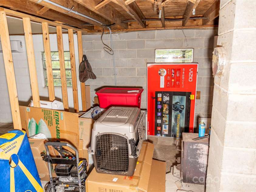 57 Gribble Road, Franklin, NC 28734.  MLS# CAR4253647, YatesRealty ID 126. 