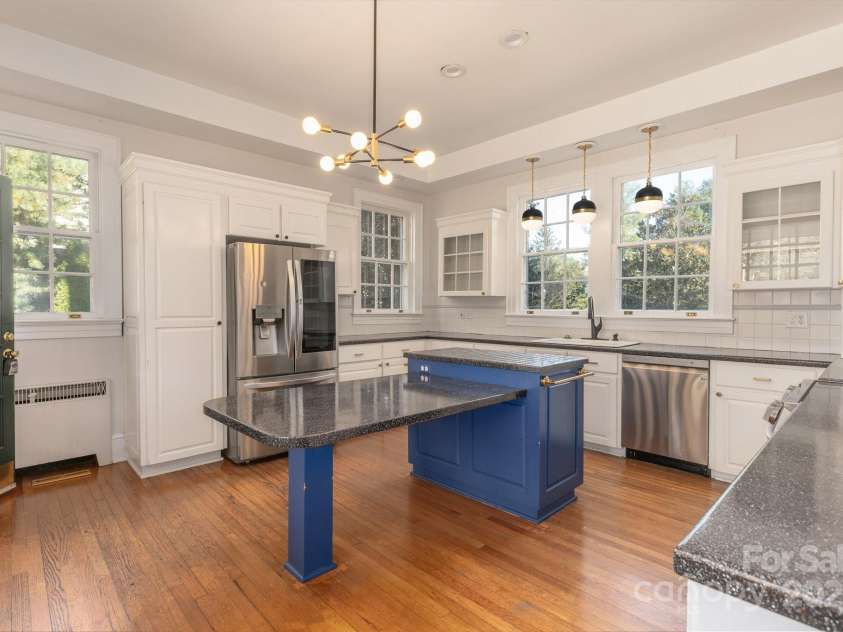 300 Morgan Street, Marion, NC 28752.  MLS# CAR4306863, YatesRealty ID 1260. 