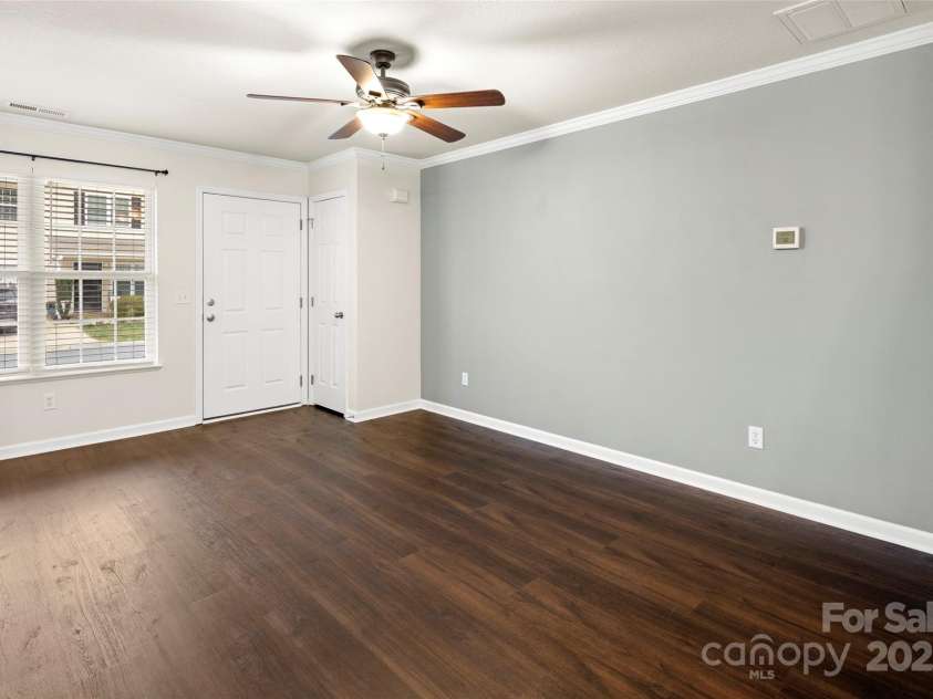 134 Alpine Ridge Drive, Asheville, NC 28803.  MLS# CAR4244493, YatesRealty ID 12600. Spacious Living