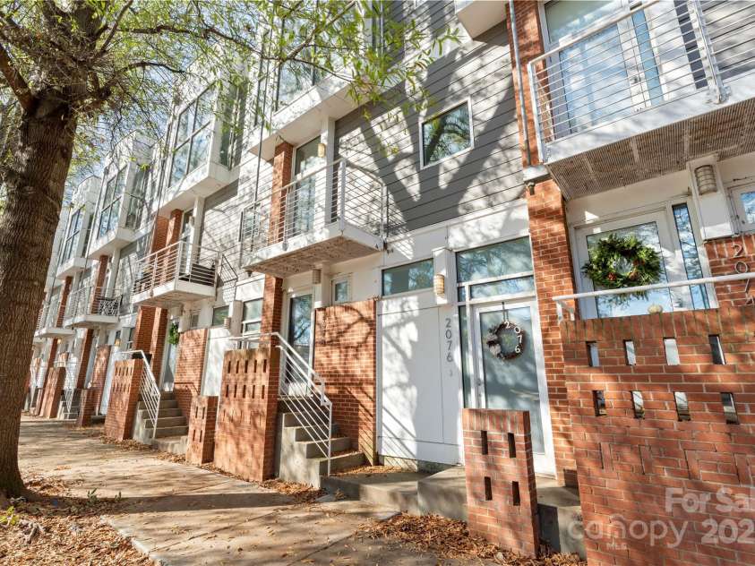 2076 Euclid Avenue, Charlotte, NC 28203.  MLS# CAR4329010, YatesRealty ID 12601. 