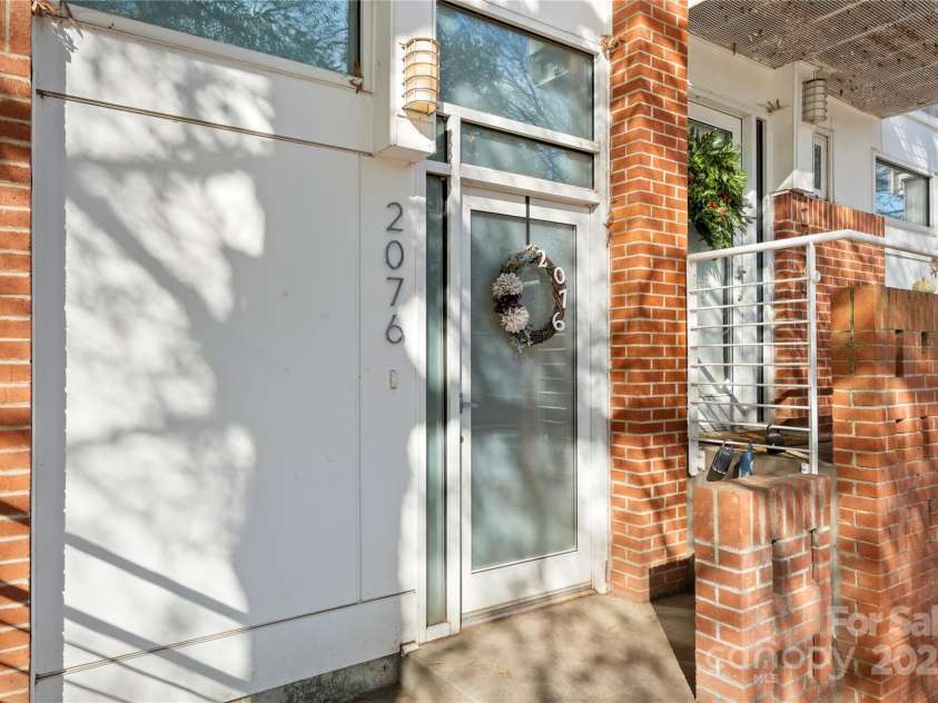 2076 Euclid Avenue, Charlotte, NC 28203.  MLS# CAR4329010, YatesRealty ID 12601. 