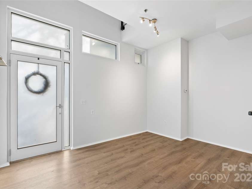 2076 Euclid Avenue, Charlotte, NC 28203.  MLS# CAR4329010, YatesRealty ID 12601. 