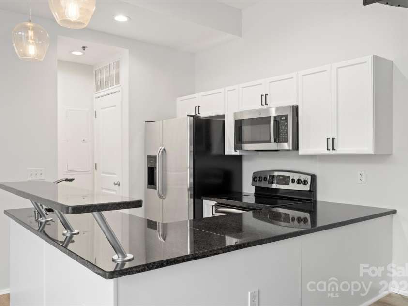 2076 Euclid Avenue, Charlotte, NC 28203.  MLS# CAR4329010, YatesRealty ID 12601. 