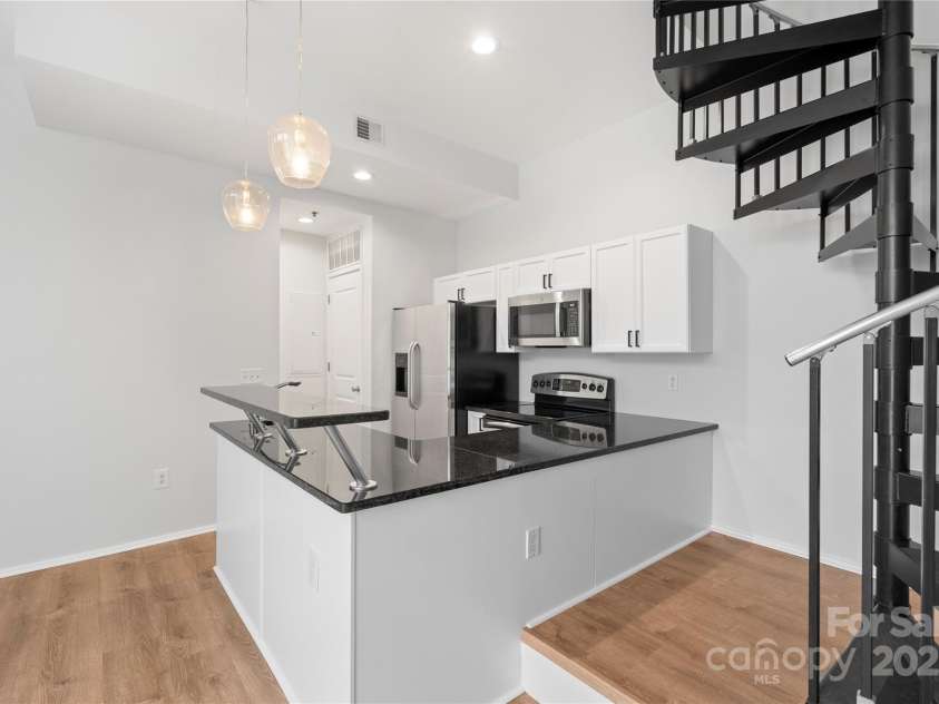 2076 Euclid Avenue, Charlotte, NC 28203.  MLS# CAR4329010, YatesRealty ID 12601. 