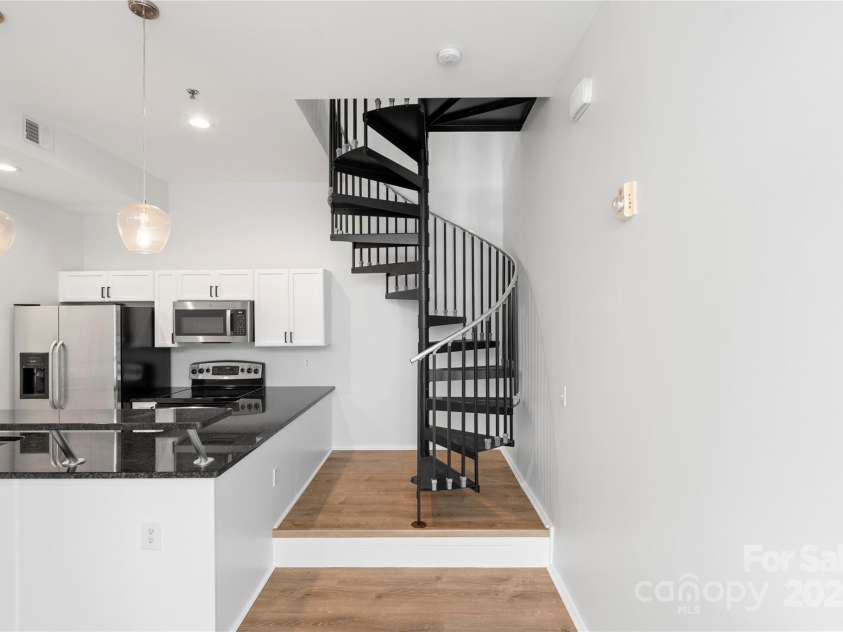 2076 Euclid Avenue, Charlotte, NC 28203.  MLS# CAR4329010, YatesRealty ID 12601. 