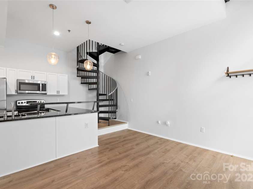 2076 Euclid Avenue, Charlotte, NC 28203.  MLS# CAR4329010, YatesRealty ID 12601. 