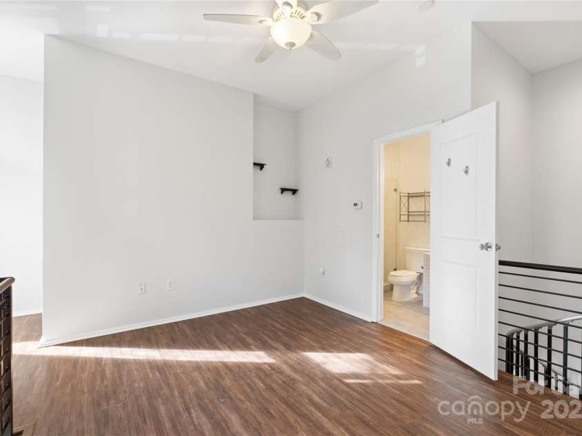 2076 Euclid Avenue, Charlotte, NC 28203.  MLS# CAR4329010, YatesRealty ID 12601. 
