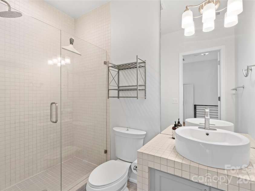 2076 Euclid Avenue, Charlotte, NC 28203.  MLS# CAR4329010, YatesRealty ID 12601. 