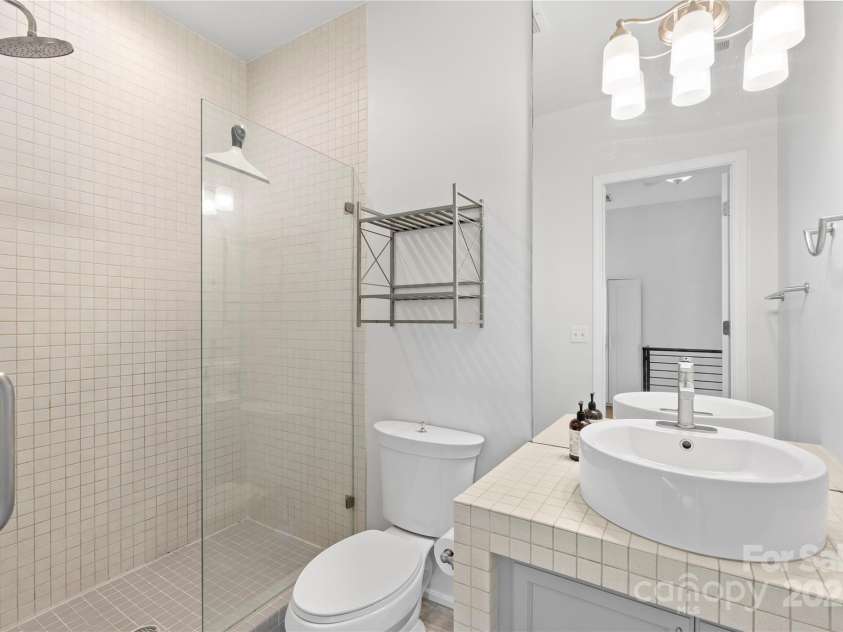 2076 Euclid Avenue, Charlotte, NC 28203.  MLS# CAR4329010, YatesRealty ID 12601. 