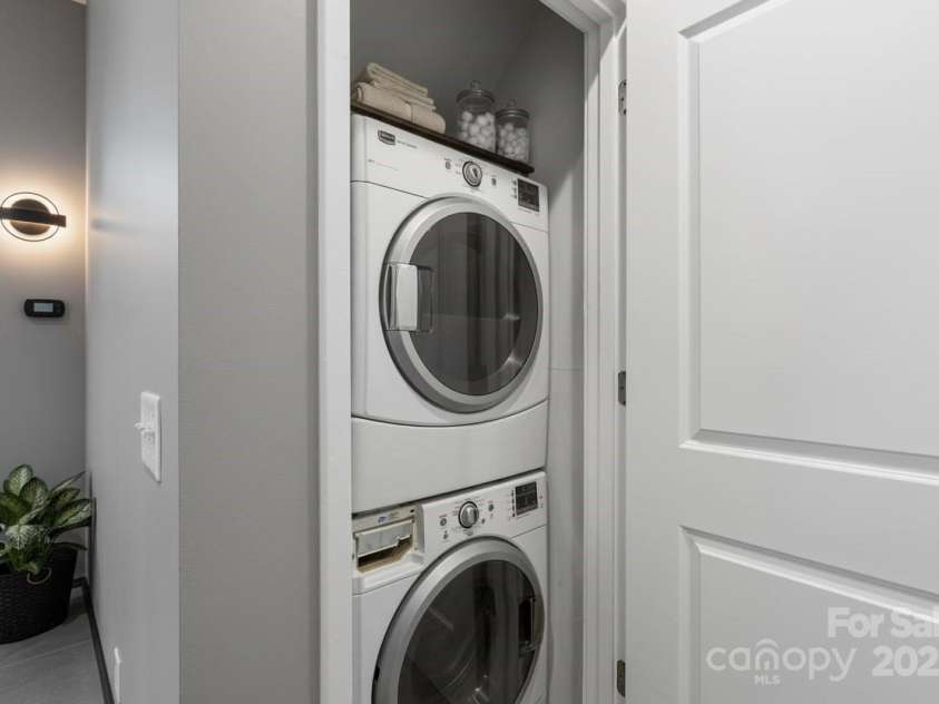 2076 Euclid Avenue, Charlotte, NC 28203.  MLS# CAR4329010, YatesRealty ID 12601. Virtually staged