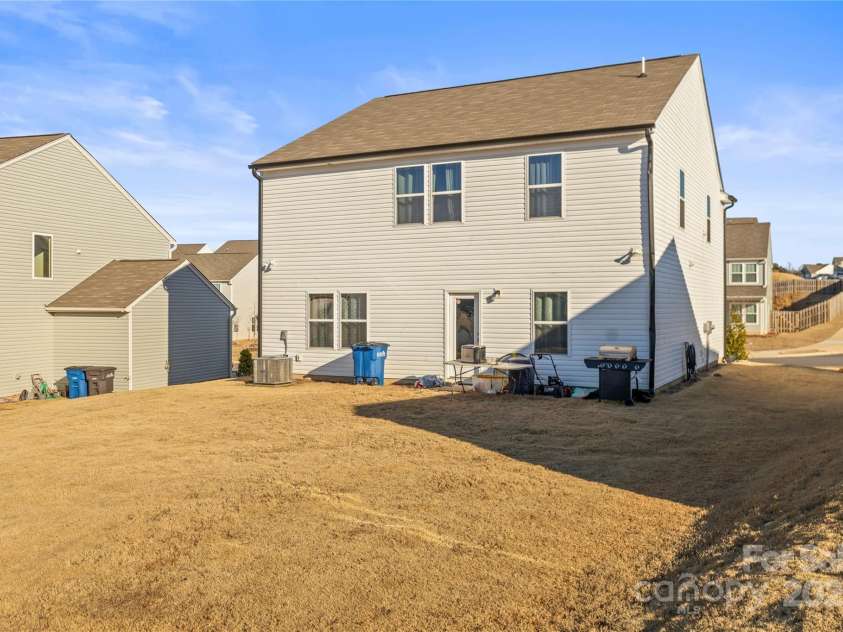 144 Mooring Drive, Statesville, NC 28677.  MLS# CAR4211549, YatesRealty ID 12602. 