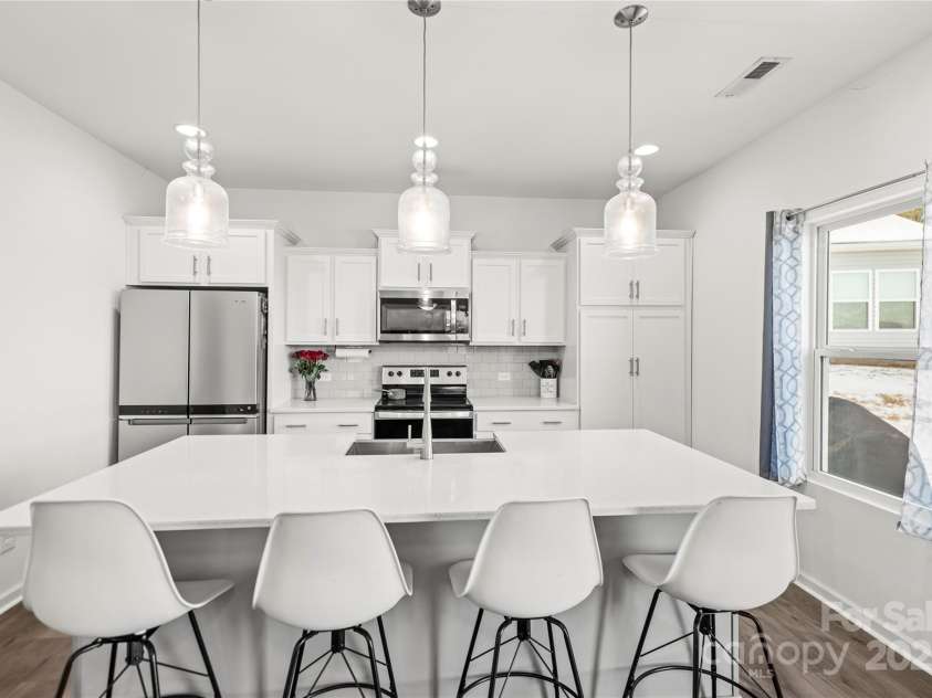 144 Mooring Drive, Statesville, NC 28677.  MLS# CAR4211549, YatesRealty ID 12602. 