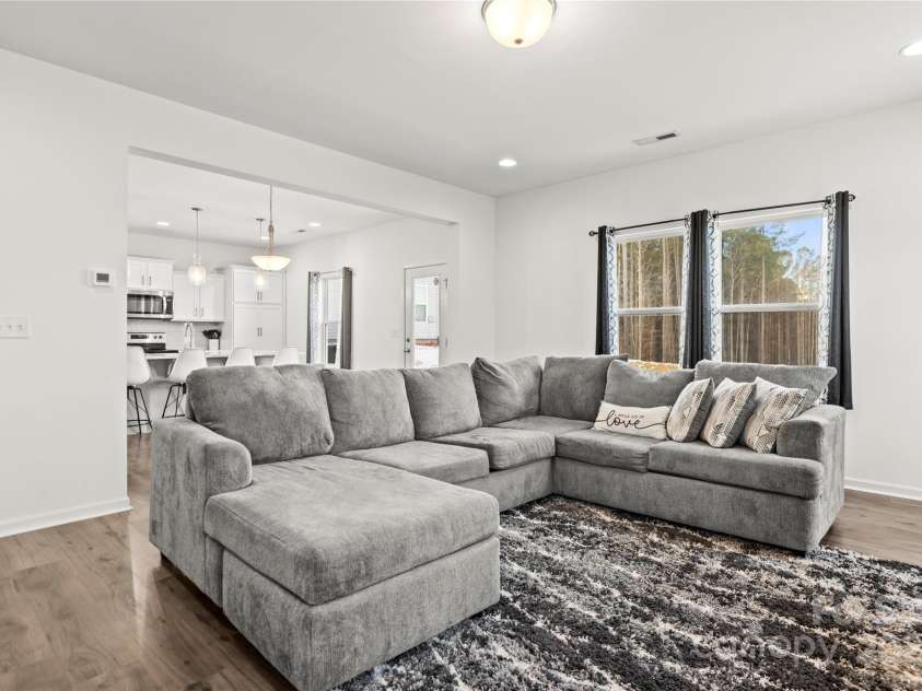 144 Mooring Drive, Statesville, NC 28677.  MLS# CAR4211549, YatesRealty ID 12602. 