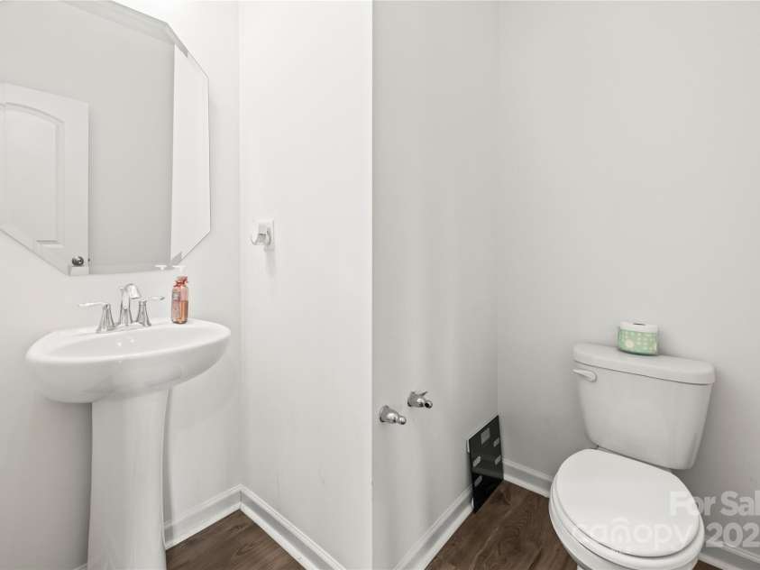 144 Mooring Drive, Statesville, NC 28677.  MLS# CAR4211549, YatesRealty ID 12602. 