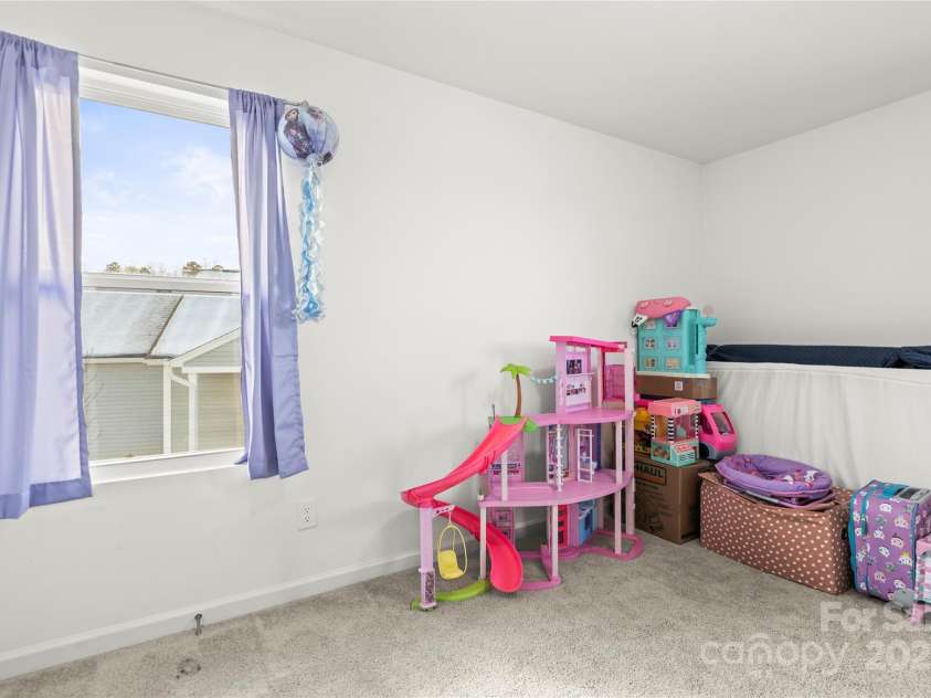 144 Mooring Drive, Statesville, NC 28677.  MLS# CAR4211549, YatesRealty ID 12602. 