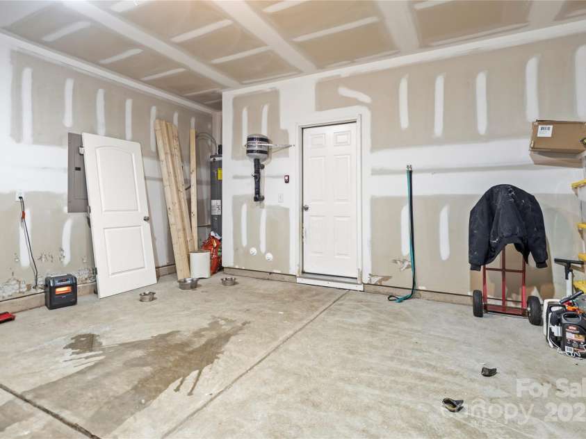 144 Mooring Drive, Statesville, NC 28677.  MLS# CAR4211549, YatesRealty ID 12602. 