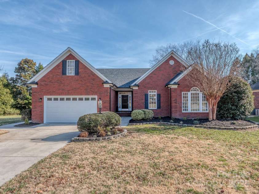 7852 Grimsby Circle, Harrisburg, NC 28075.  MLS# CAR4333886, YatesRealty ID 12602. Welcome Home!