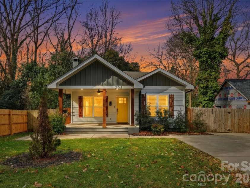 2224 Weyland Avenue, Charlotte, NC 28208.  MLS# CAR4346136, YatesRealty ID 12603. 