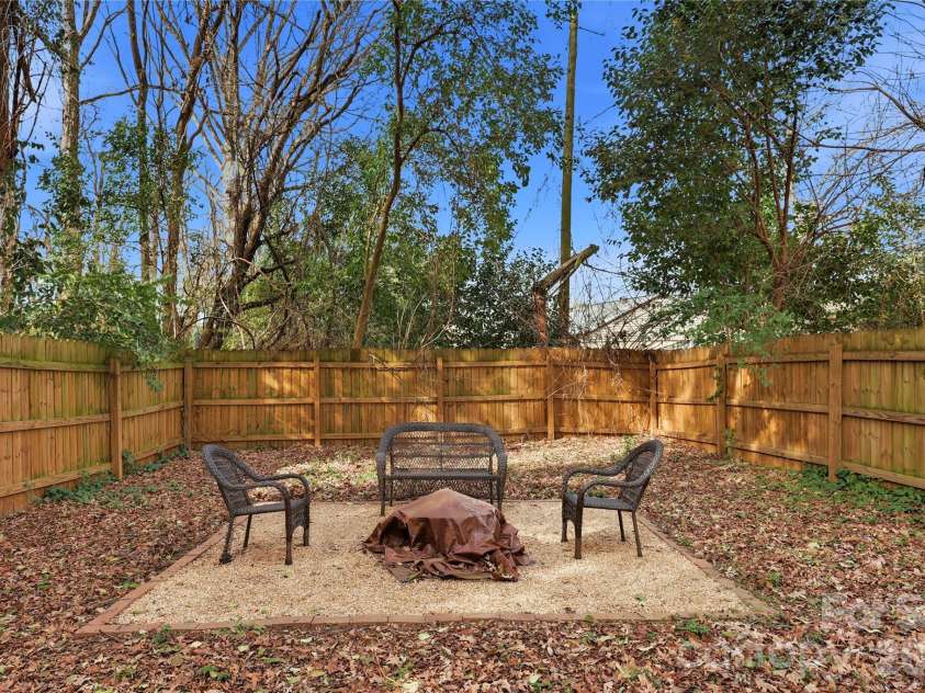 2224 Weyland Avenue, Charlotte, NC 28208.  MLS# CAR4346136, YatesRealty ID 12603. 