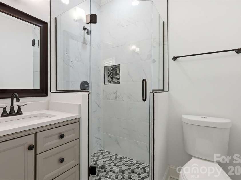 2224 Weyland Avenue, Charlotte, NC 28208.  MLS# CAR4346136, YatesRealty ID 12603. 