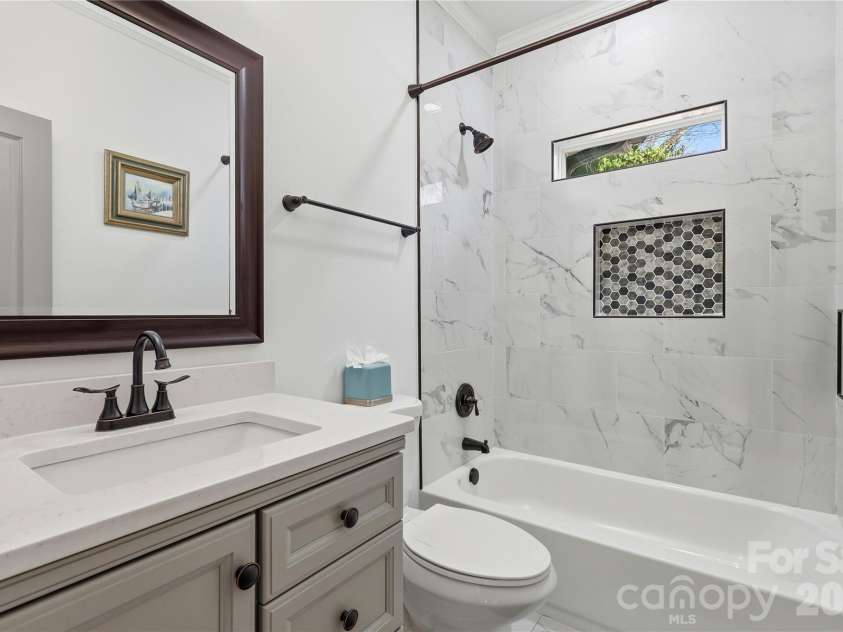 2224 Weyland Avenue, Charlotte, NC 28208.  MLS# CAR4346136, YatesRealty ID 12603. 